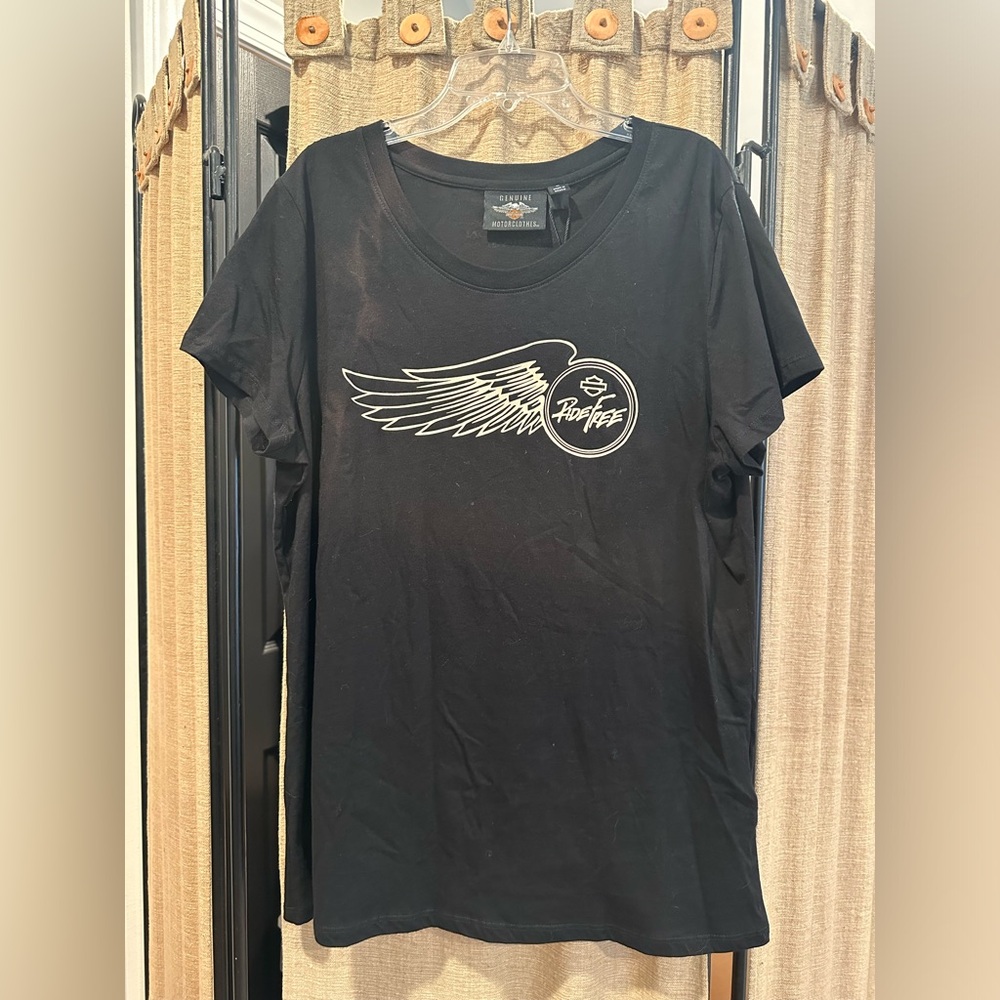 Ladies Harley Davidson shirt